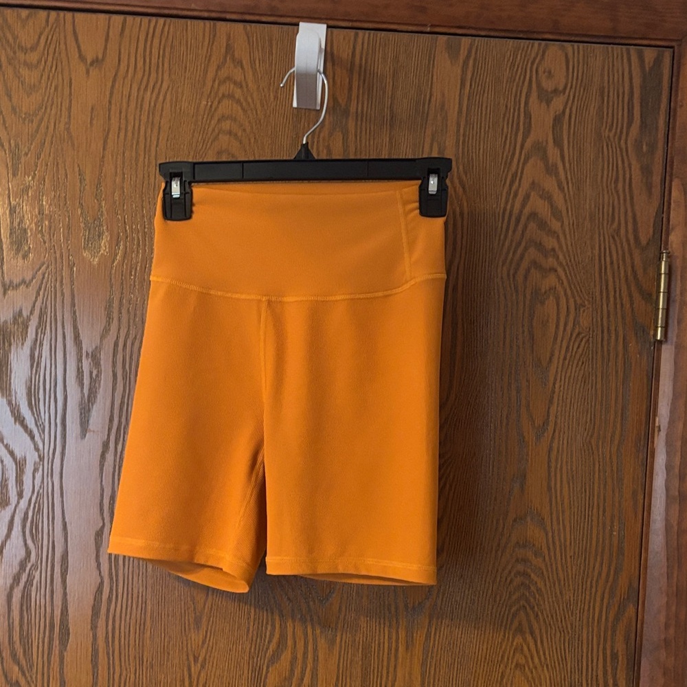 NWT WILO  Orange Women's Workout  Shorts. Size (M)